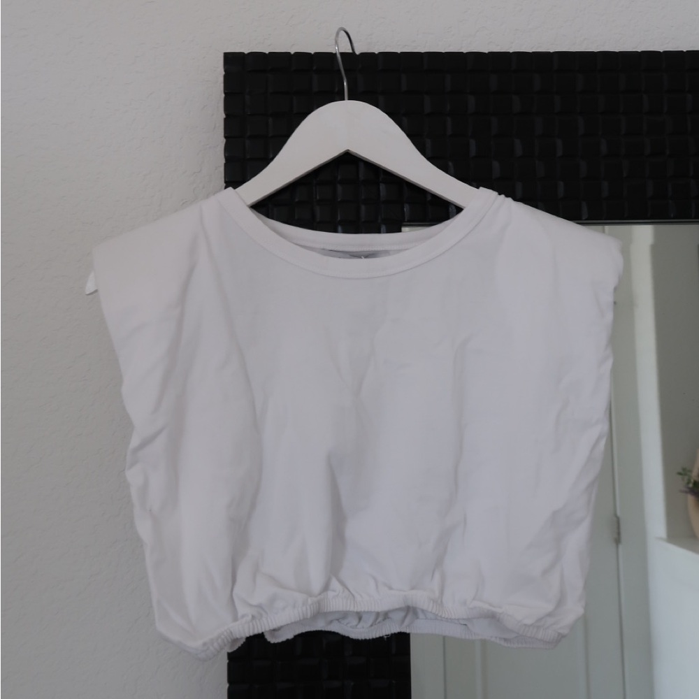 Petal and pup brand new cropped shoulder pad top